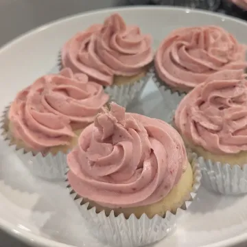 Strawberry cupcakes with pink frosting